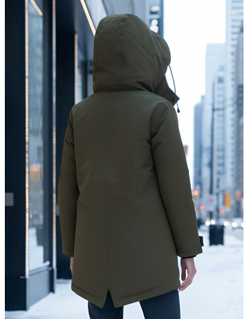 Женская зимняя парка для активного отдыха.