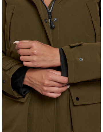 Женская зимняя парка для активного отдыха.