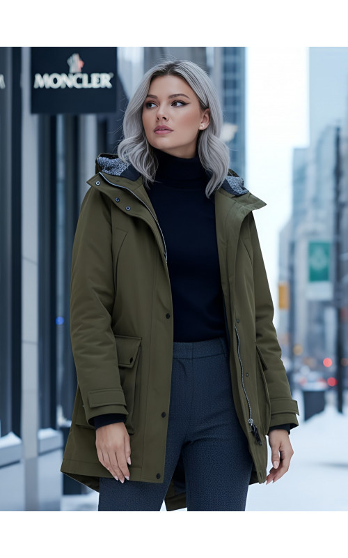 Женская зимняя парка для активного отдыха.