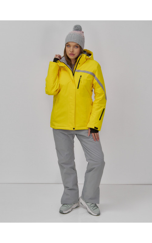 Женская горнолыжная куртка: стиль и защита для зимних склонов