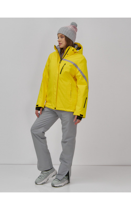 Женская горнолыжная куртка: стиль и защита для зимних склонов