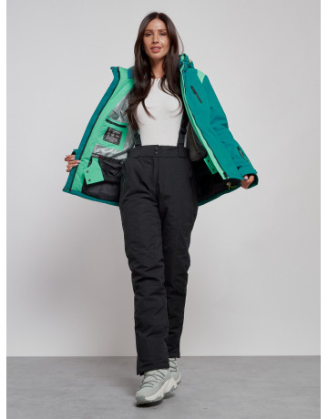 Женский горнолыжный костюм для зимних прогулок и спорта.