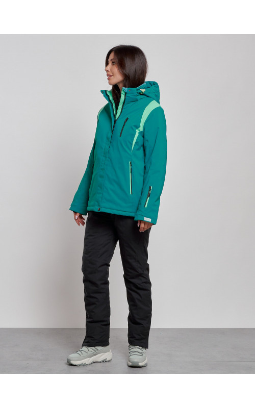 Женский горнолыжный костюм для зимних прогулок и спорта.