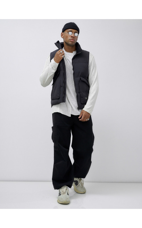 Стеганый зимний жилет для мужчин: защита от холода и стиль.