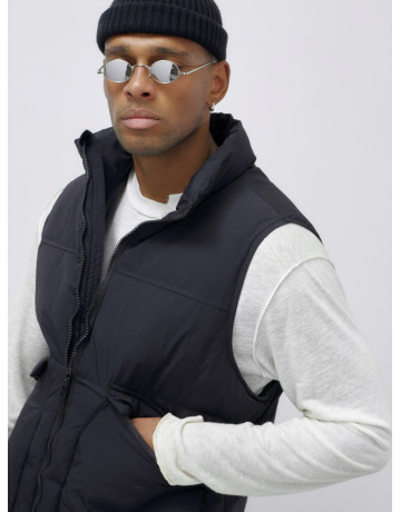 Стеганый зимний жилет для мужчин: защита от холода и стиль.