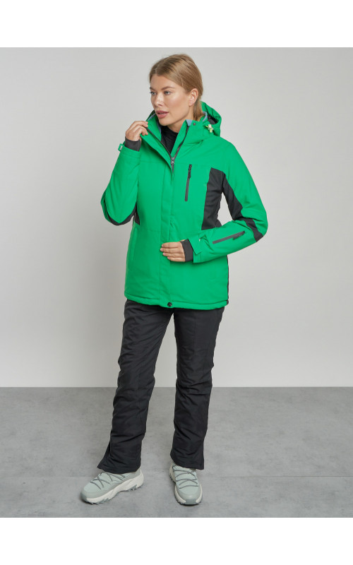 Женский горнолыжный костюм для зимних видов спорта.