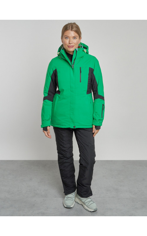 Женский горнолыжный костюм для зимних видов спорта.