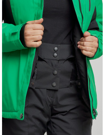 Женский горнолыжный костюм для зимних видов спорта.