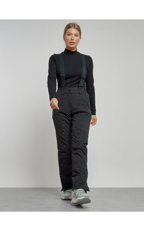 Женский горнолыжный костюм для зимних видов спорта.