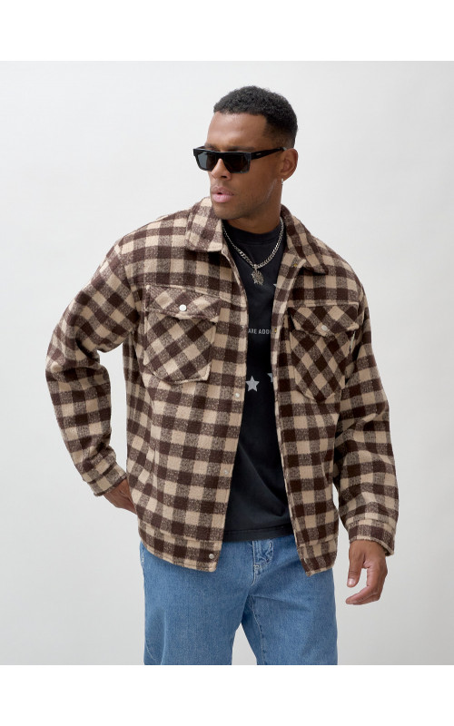 Мужская шерстяная рубашка прямого кроя в клетку.