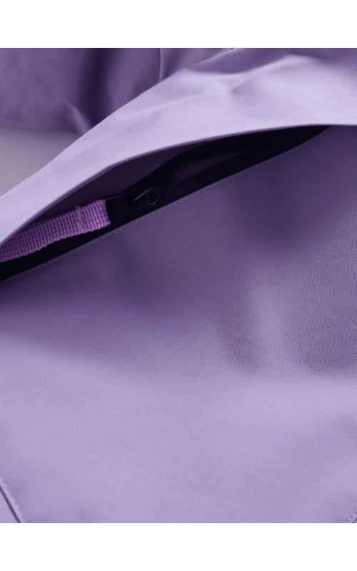 Зимняя парка для девочки-подростка с меховой подкладкой и ветро- и влагоотталкивающей тканью.