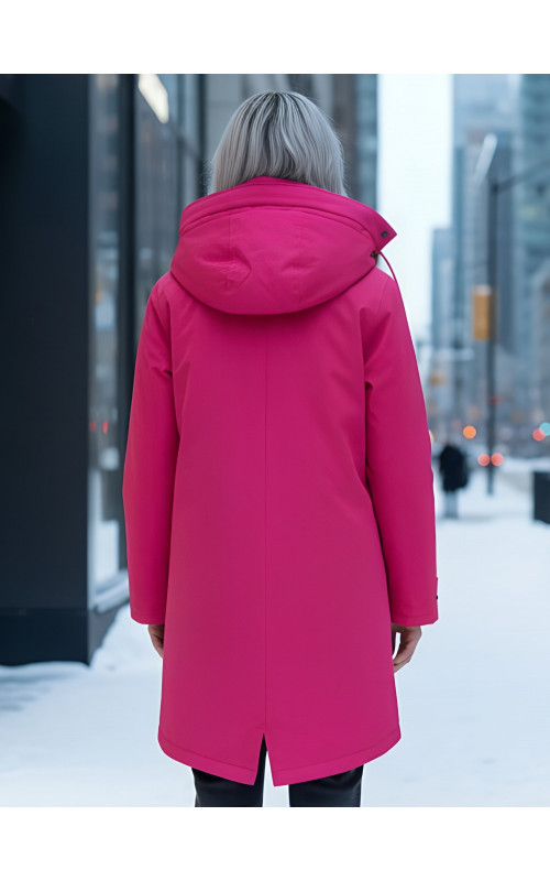 Женская зимняя парка для активного отдыха.
