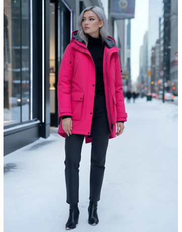 Женская зимняя парка для активного отдыха.