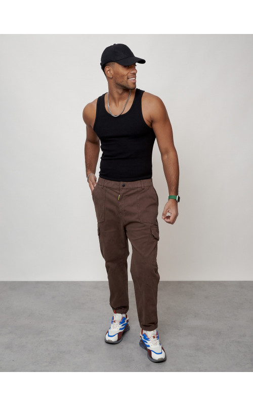 Мужские брюки карго зауженного кроя.