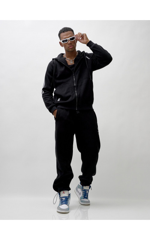 Утеплённый мужской спортивный костюм с начёсом для активных дней.