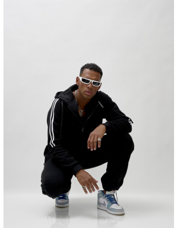 Утеплённый мужской спортивный костюм с начёсом для активных дней.