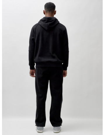 Утеплённый мужской спортивный костюм с начёсом для активных дней.