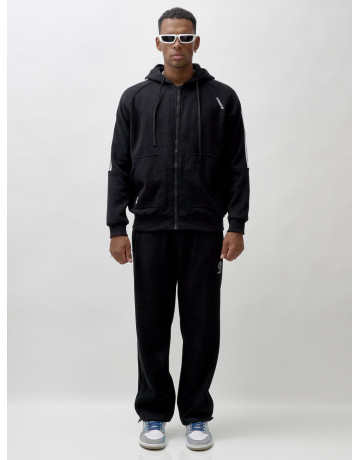 Утеплённый мужской спортивный костюм с начёсом для активных дней.