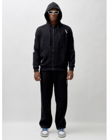 Утеплённый мужской спортивный костюм с начёсом для активных дней.