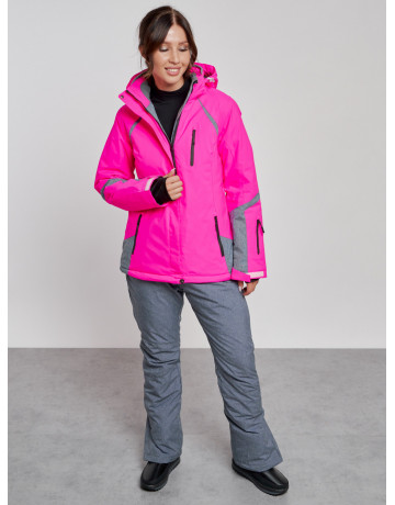 Женский горнолыжный костюм для зимних видов спорта.