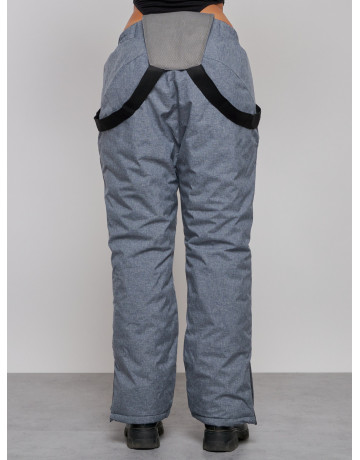 Женский горнолыжный костюм для зимних видов спорта.