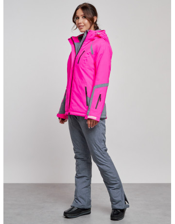 Женский горнолыжный костюм для зимних видов спорта.