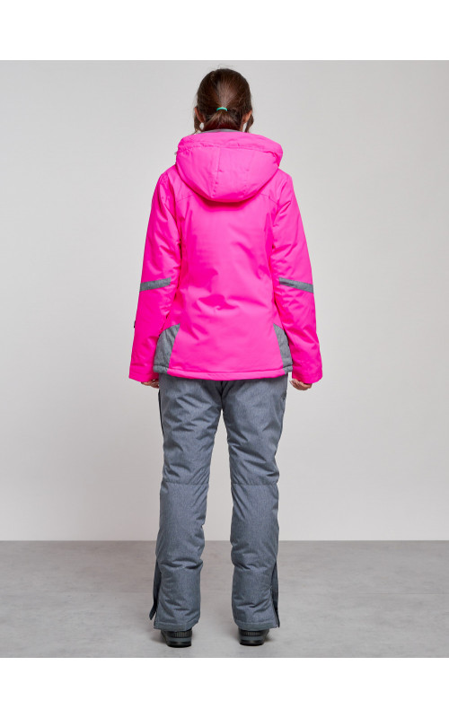 Женский горнолыжный костюм для зимних видов спорта.