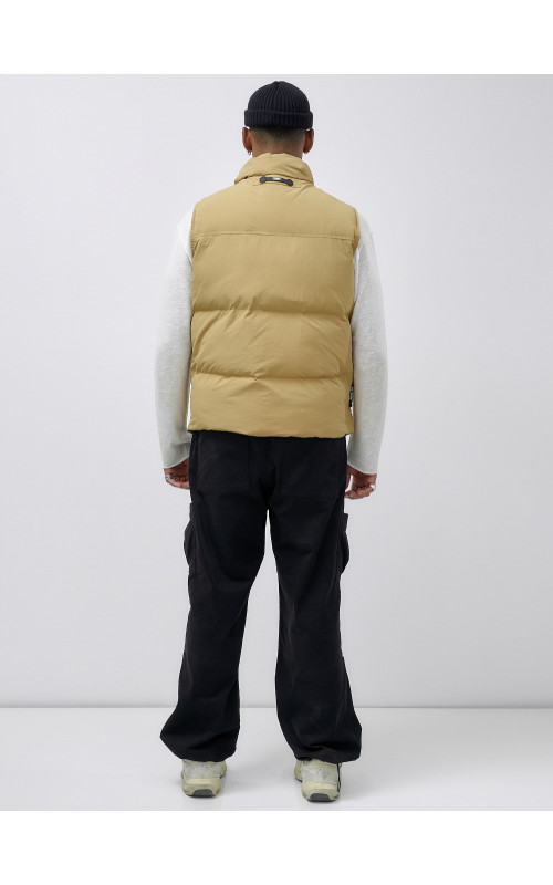 Мужской зимний жилет стёганый утеплённый.