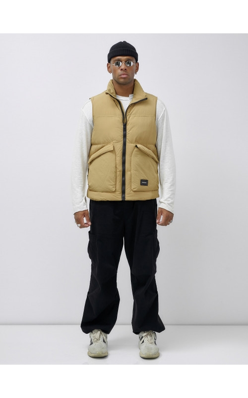 Мужской зимний жилет стёганый утеплённый.