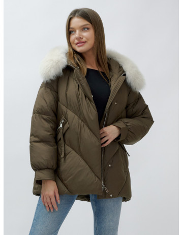 Женский зимний пуховик с меховой отделкой.