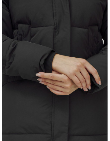 Зимний пуховик с утеплителем: стиль и комфорт.