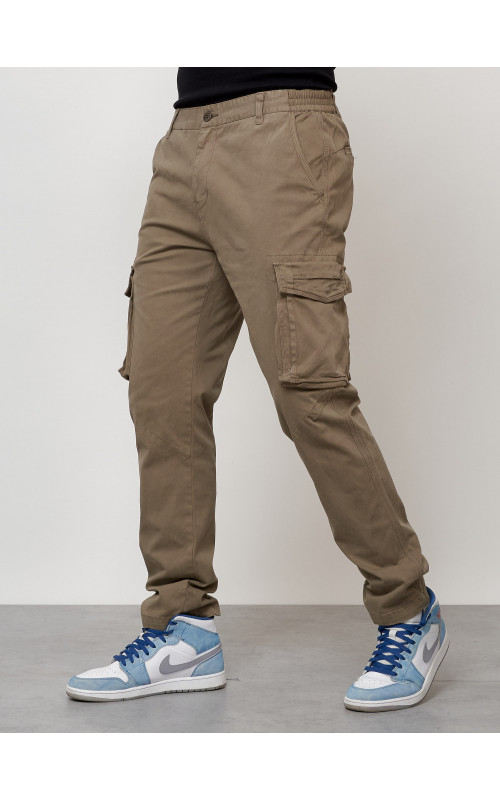 Мужские брюки зауженного кроя.