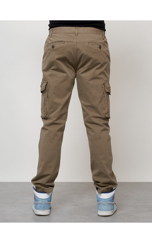 Мужские брюки зауженного кроя.