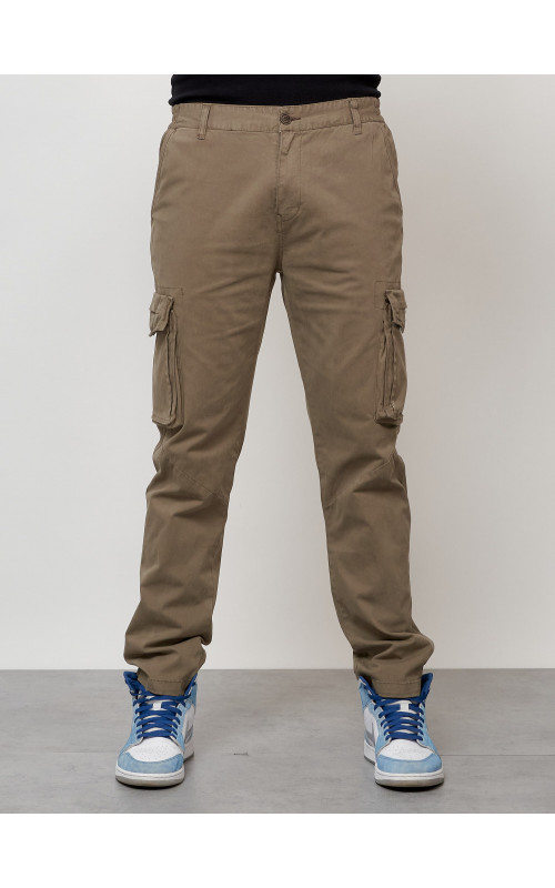 Мужские брюки зауженного кроя.