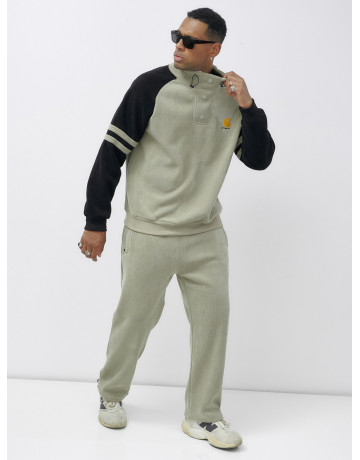 Мужской спортивный костюм утеплённый.