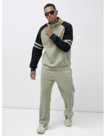 Мужской спортивный костюм утеплённый.