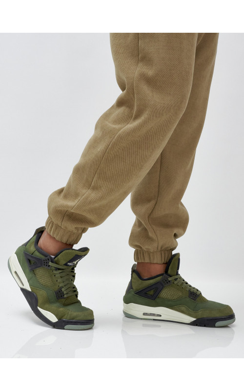 Утеплённый демисезонный костюм для мужчин.