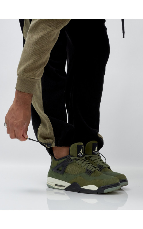 Мужской утеплённый спортивный костюм с начёсом для осени.