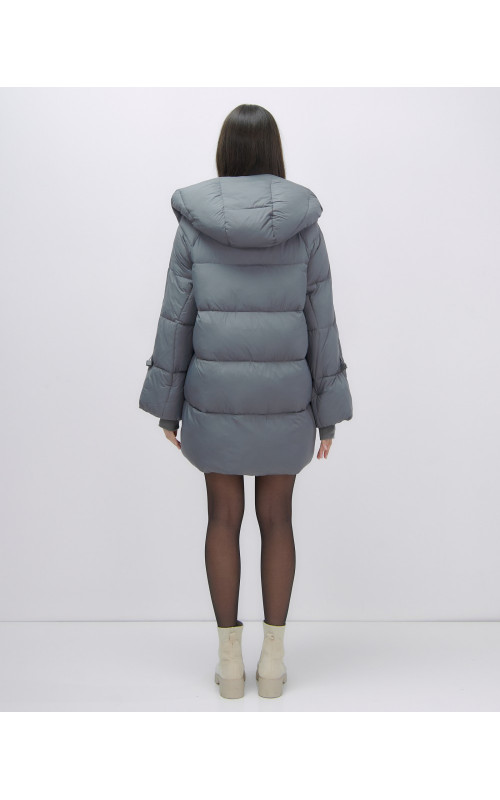 Зимняя женская куртка с капюшоном для холодного сезона.