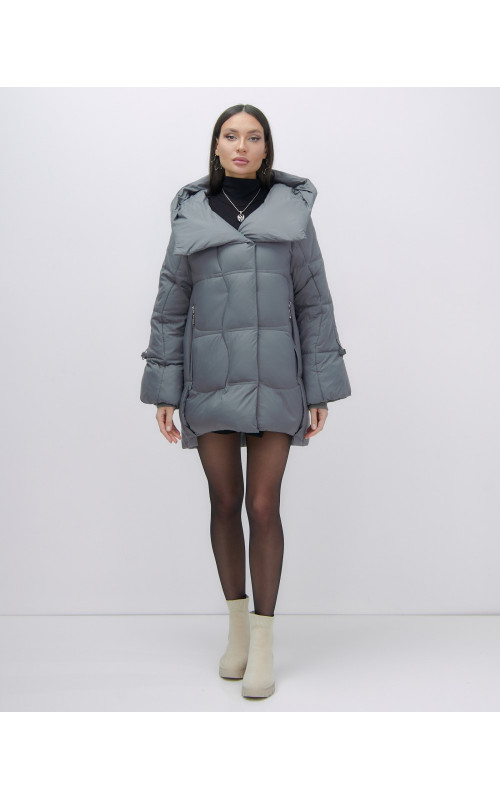 Зимняя женская куртка с капюшоном для холодного сезона.