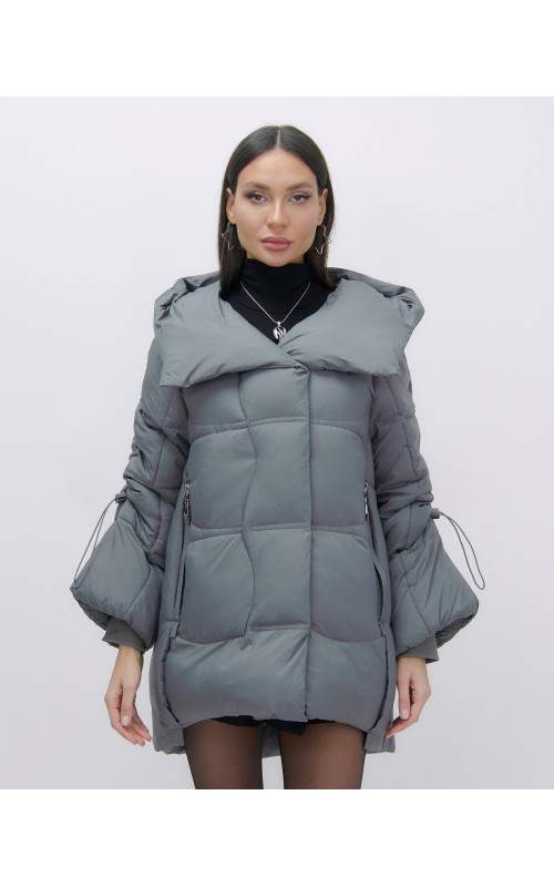 Зимняя женская куртка с капюшоном для холодного сезона.