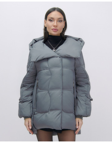 Зимняя женская куртка с капюшоном для холодного сезона.