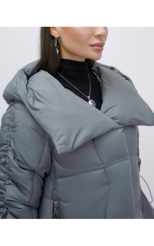 Зимняя женская куртка с капюшоном для холодного сезона.