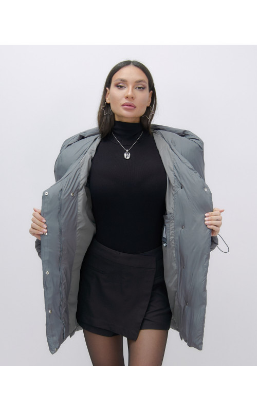 Зимняя женская куртка с капюшоном для холодного сезона.