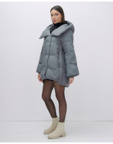 Зимняя женская куртка с капюшоном для холодного сезона.