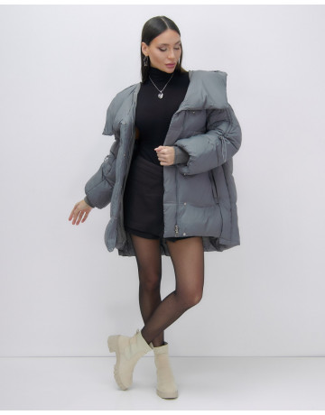 Зимняя женская куртка с капюшоном для холодного сезона.