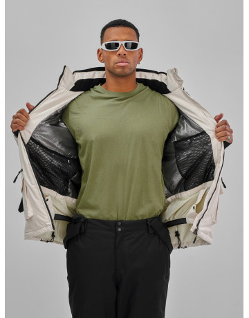 Мужской горнолыжный костюм: куртка и полукомбинезон для зимних активностей.