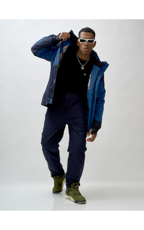 Зимний горнолыжный мужской костюм для активного отдыха.