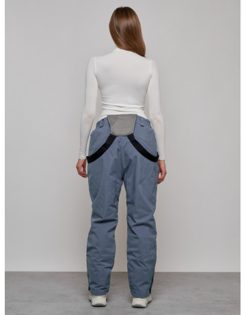 Зимний горнолыжный костюм для женщин.