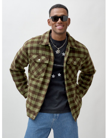 Мужская шерстяная рубашка прямого кроя в клетку.